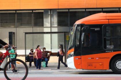 ataques-a-onibus-assustam-motoristas-e-passageiros-em-sao-paulo